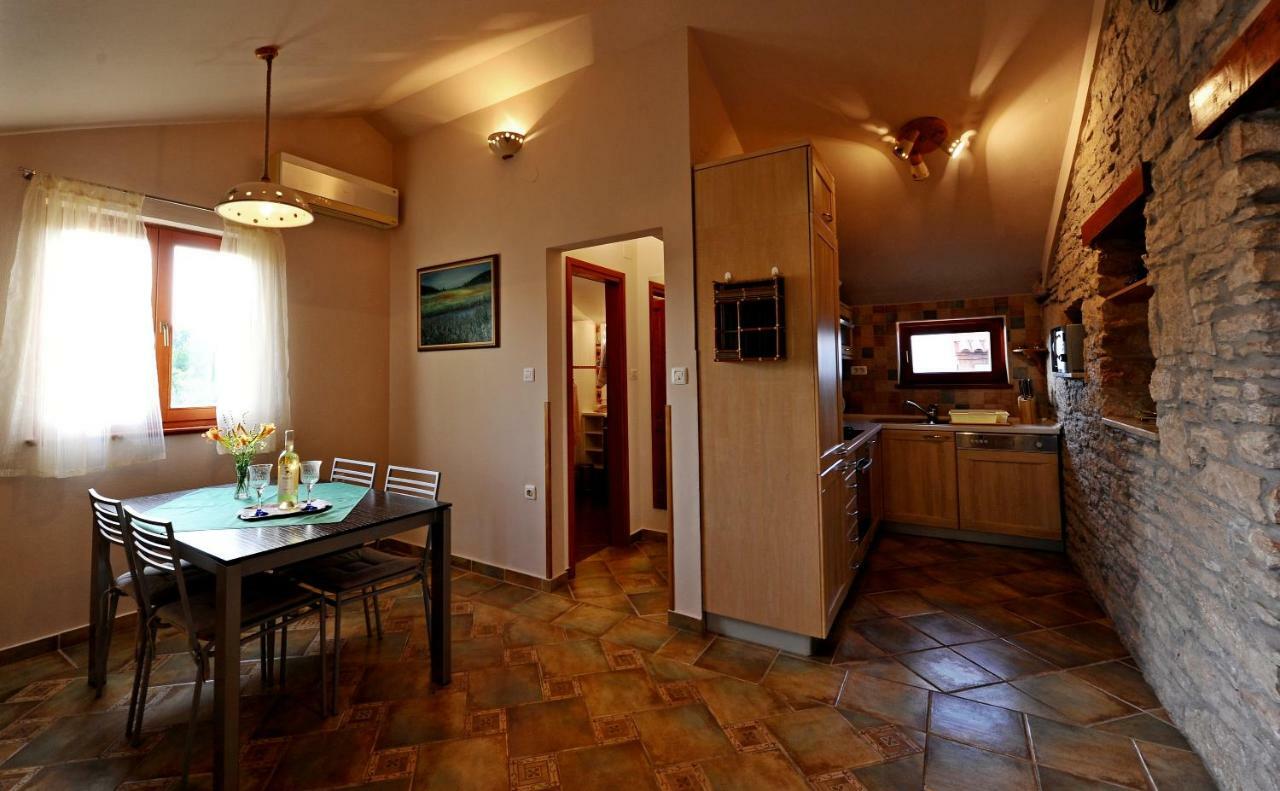 Apartment Paola Rakalj Εξωτερικό φωτογραφία